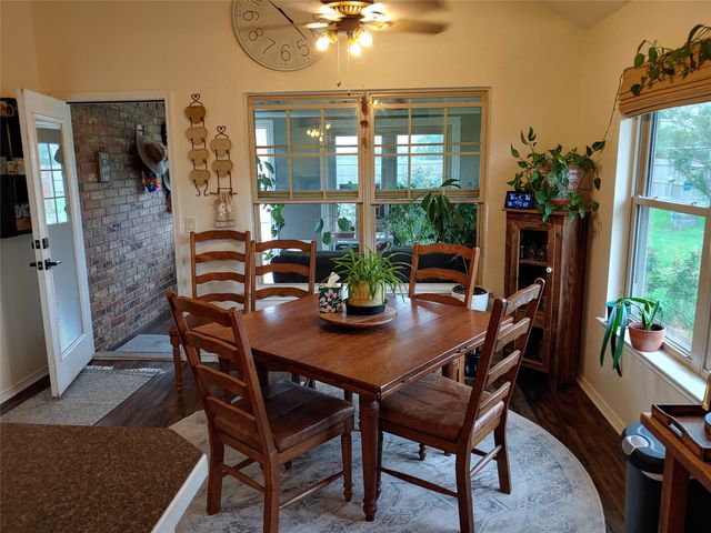 836 Airport Road, Reno, TX 75462