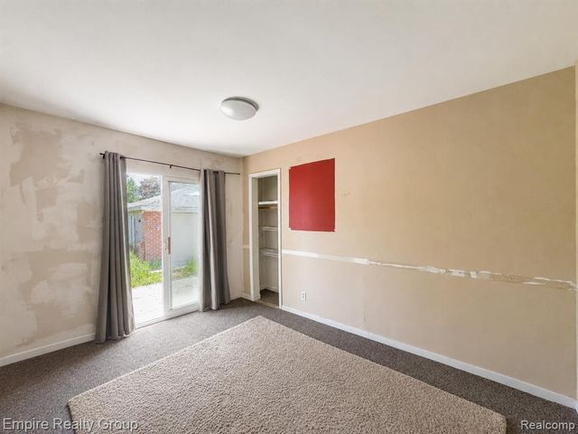 905 N Esplanade Street, Mount Clemens, MI 48043