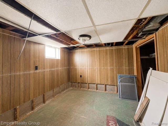 905 N Esplanade Street, Mount Clemens, MI 48043