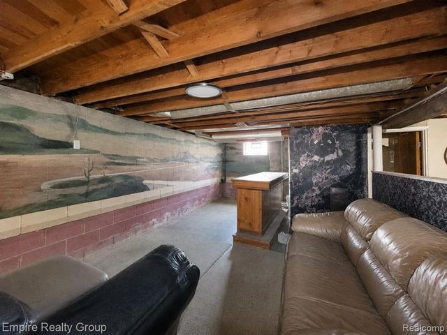 905 N Esplanade Street, Mount Clemens, MI 48043