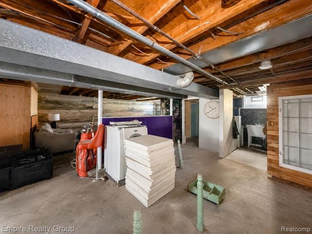 905 N Esplanade Street, Mount Clemens, MI 48043