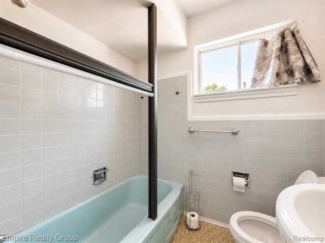 905 N Esplanade Street, Mount Clemens, MI 48043