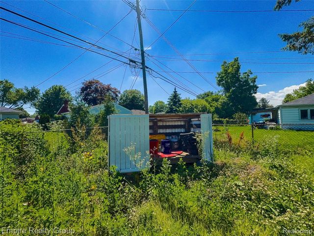 905 N Esplanade Street, Mount Clemens, MI 48043