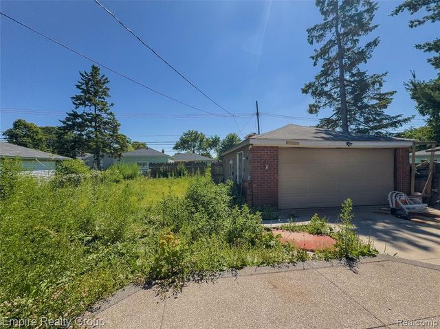 905 N Esplanade Street, Mount Clemens, MI 48043