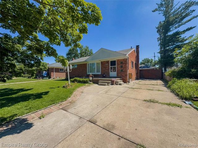 905 N Esplanade Street, Mount Clemens, MI 48043