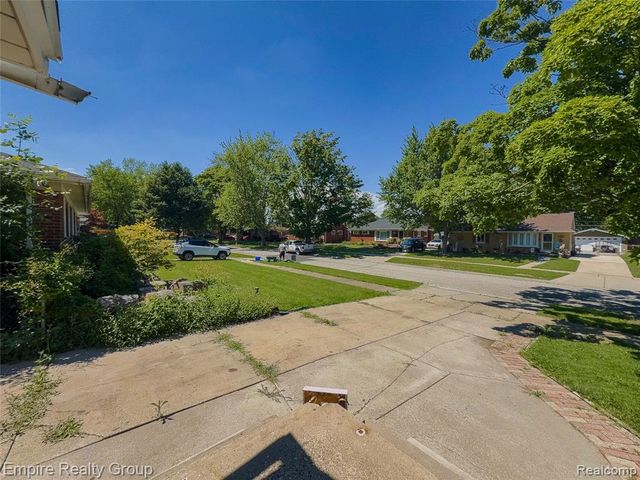 905 N Esplanade Street, Mount Clemens, MI 48043