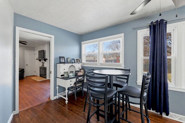 1020 N Brookfield St, Wichita, KS 67206