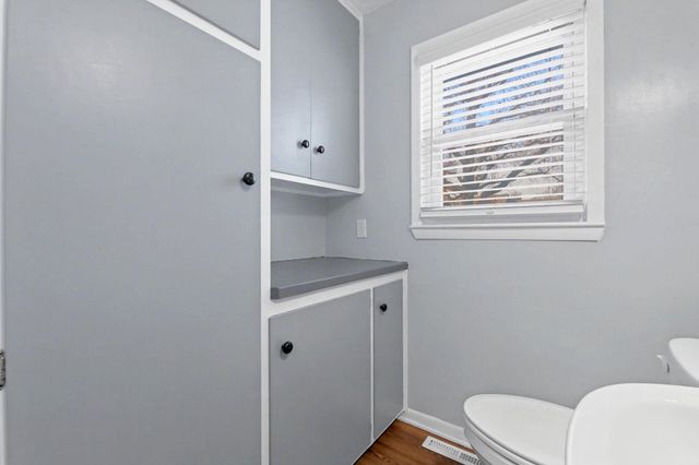 1020 N Brookfield St, Wichita, KS 67206