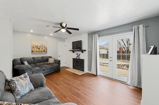 1020 N Brookfield St, Wichita, KS 67206