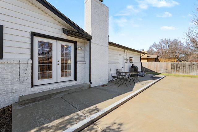 1020 N Brookfield St, Wichita, KS 67206