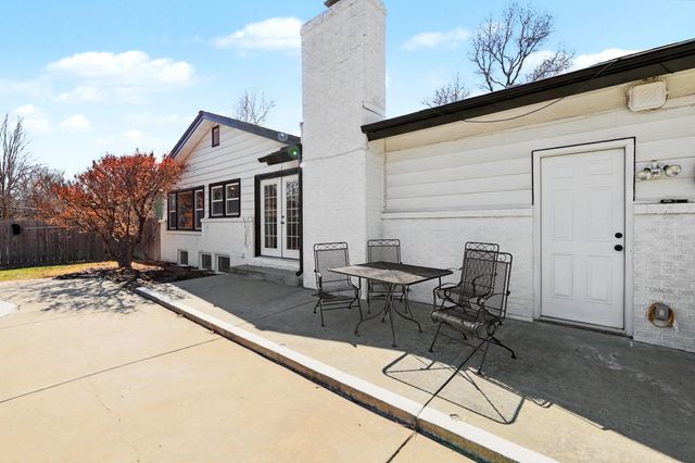 1020 N Brookfield St, Wichita, KS 67206