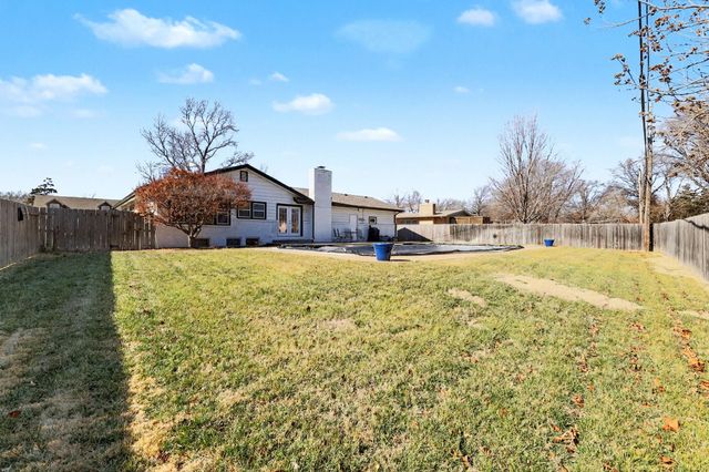 1020 N Brookfield St, Wichita, KS 67206