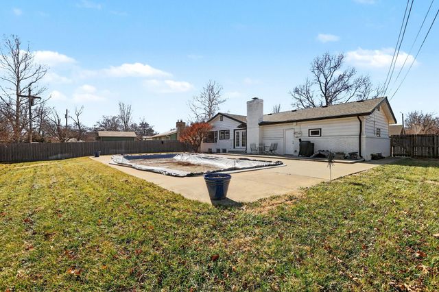 1020 N Brookfield St, Wichita, KS 67206