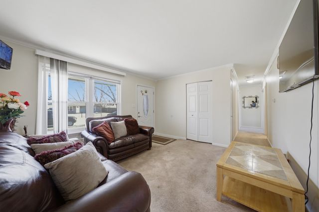 175 Creekside Drive, Bolingbrook, IL 60440