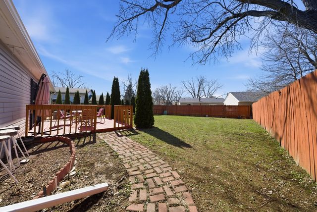 175 Creekside Drive, Bolingbrook, IL 60440