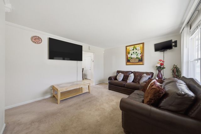 175 Creekside Drive, Bolingbrook, IL 60440