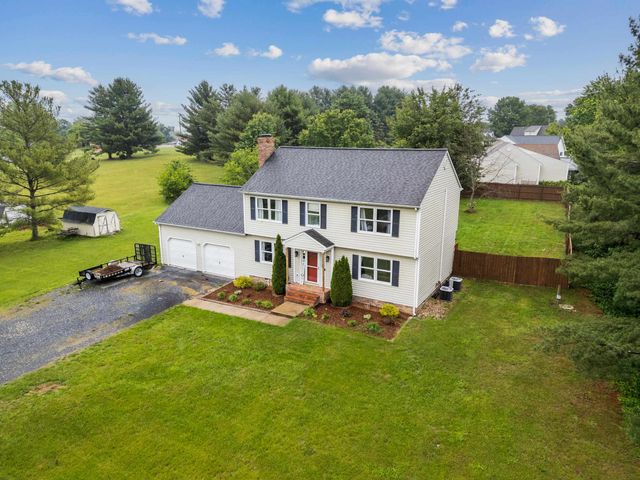 701 HORSESHOE CIR, Stuarts Draft, VA 24477
