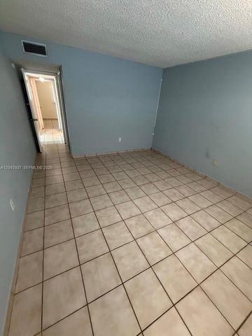 6070 W 19th Ave 314, Hialeah, FL 33012