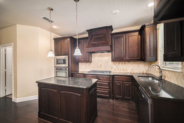 7104 Rose Quartz Court, Fort Worth, TX 76132