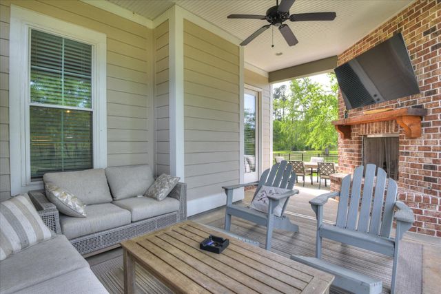 566 River Oaks Lane, Evans, GA 30809