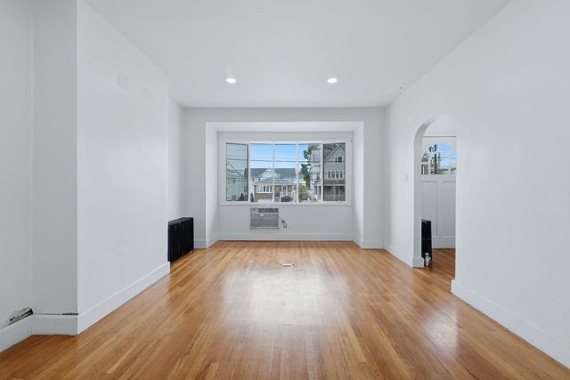 281 AVENUE C, Bayonne, NJ 07002