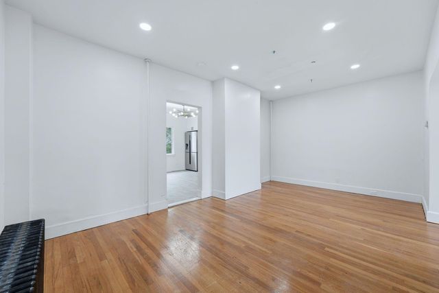 281 AVENUE C, Bayonne, NJ 07002