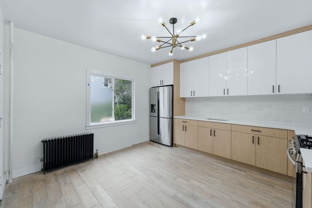 281 AVENUE C, Bayonne, NJ 07002