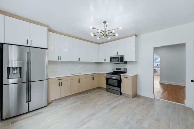 281 AVENUE C, Bayonne, NJ 07002