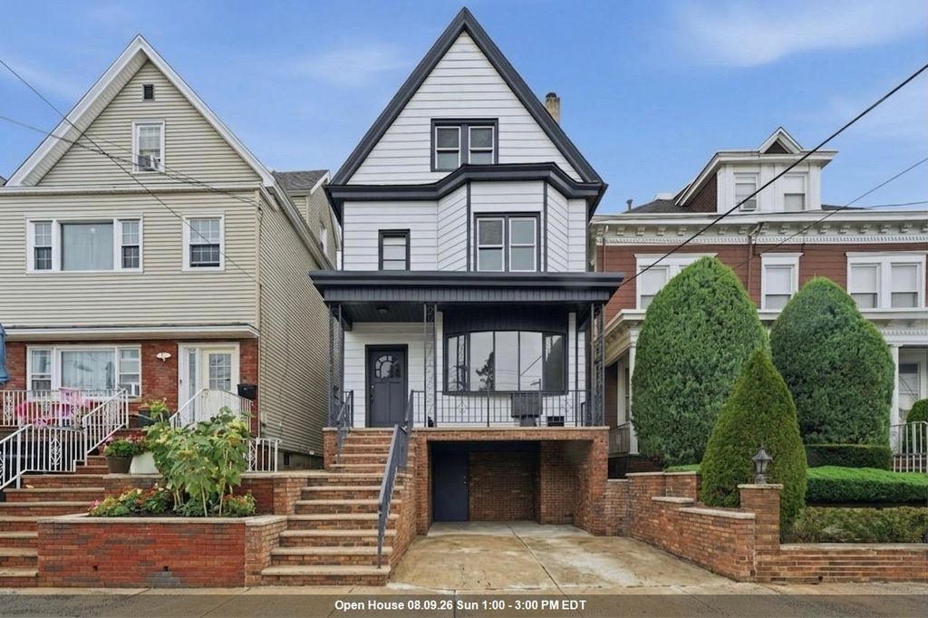 281 AVENUE C, Bayonne, NJ 07002