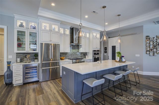 82132 Standing Oak Drive, Charlotte, NC 28278