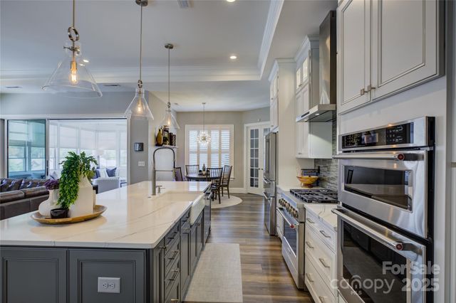 82132 Standing Oak Drive, Charlotte, NC 28278