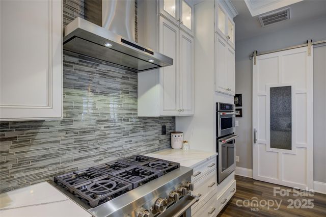 82132 Standing Oak Drive, Charlotte, NC 28278