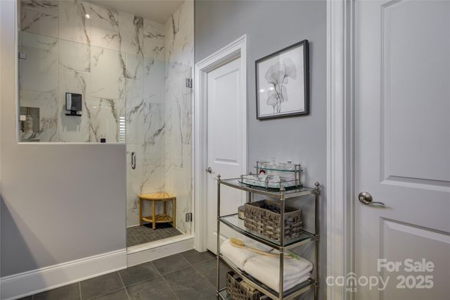 82132 Standing Oak Drive, Charlotte, NC 28278