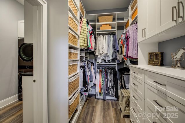 82132 Standing Oak Drive, Charlotte, NC 28278