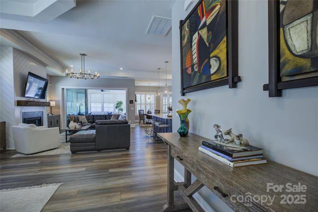 82132 Standing Oak Drive, Charlotte, NC 28278
