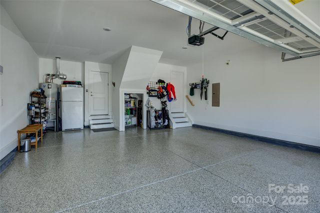 82132 Standing Oak Drive, Charlotte, NC 28278