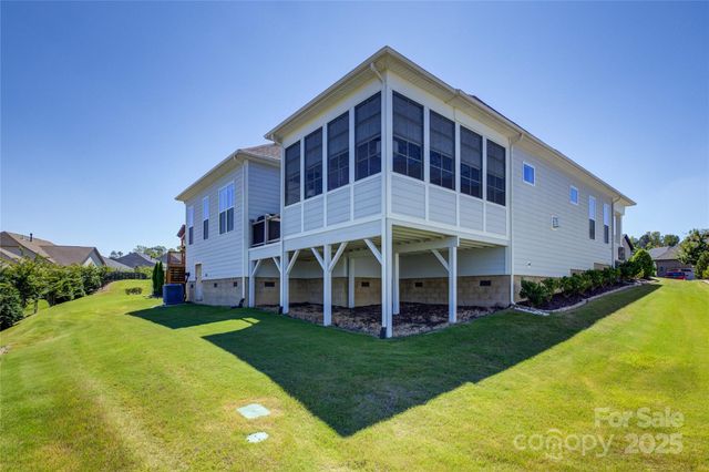 82132 Standing Oak Drive, Charlotte, NC 28278