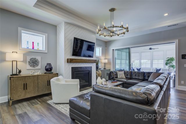 82132 Standing Oak Drive, Charlotte, NC 28278
