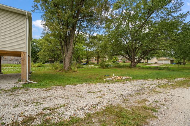 44 W Vick Tree Lane, Valparaiso, IN 46385
