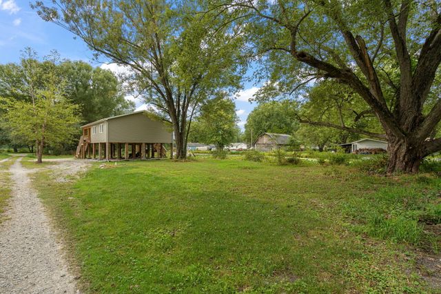 44 W Vick Tree Lane, Valparaiso, IN 46385