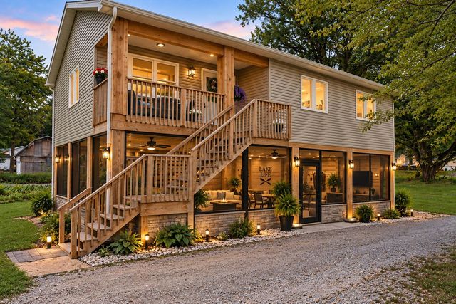 44 W Vick Tree Lane, Valparaiso, IN 46385