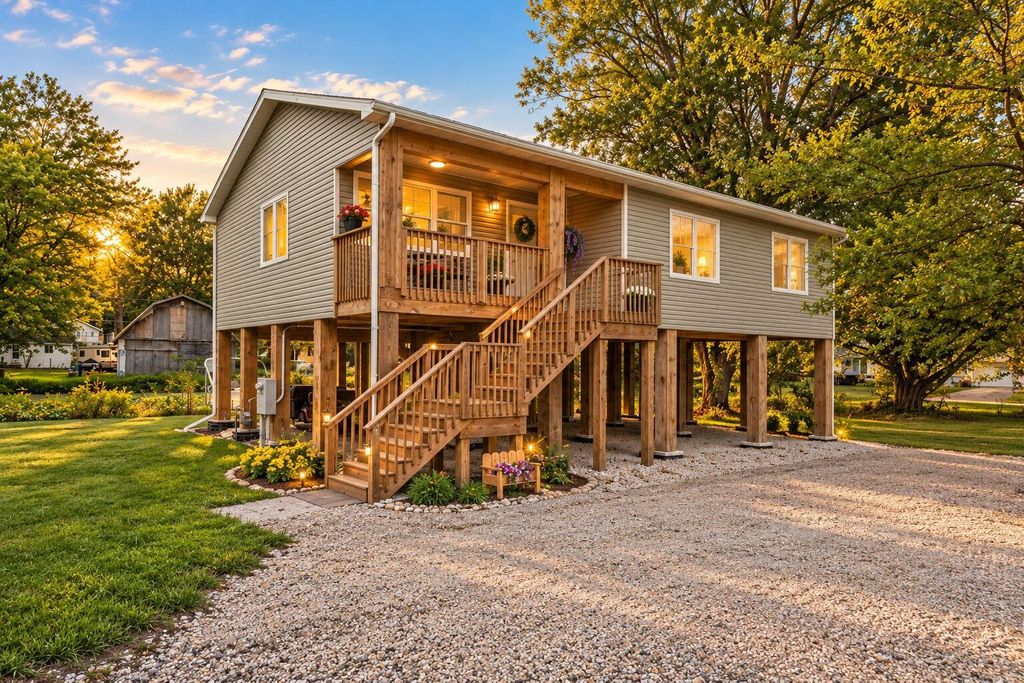 44 W Vick Tree Lane, Valparaiso, IN 46385