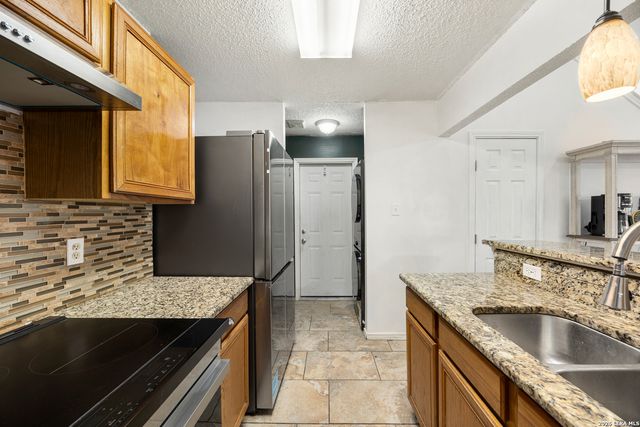 3519 Candlehead Ln, San Antonio, TX 78244