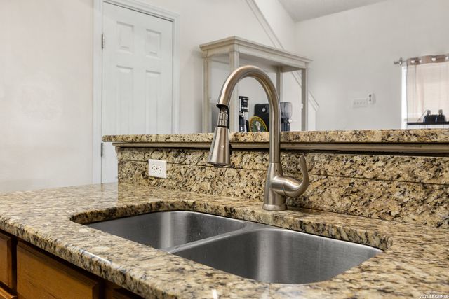 3519 Candlehead Ln, San Antonio, TX 78244