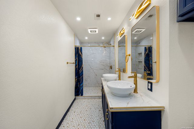 3519 Candlehead Ln, San Antonio, TX 78244