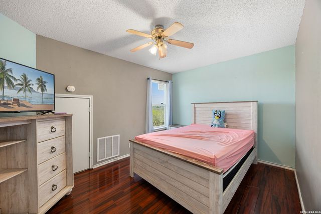 3519 Candlehead Ln, San Antonio, TX 78244