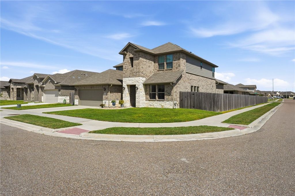 2601 Las Estrellas St, Corpus Christi, TX 78414 — photo 4