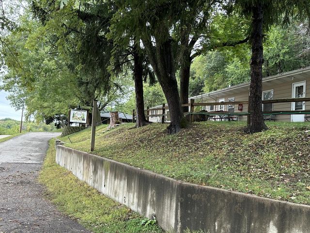 s1638 State Road 35, Alma, WI 54610