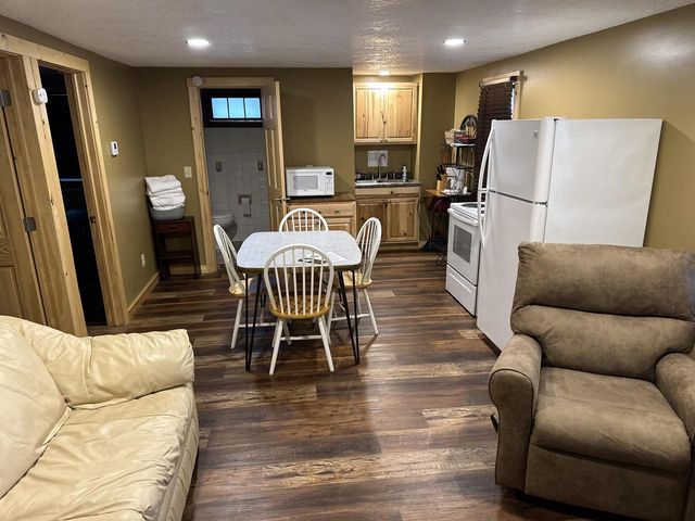 s1638 State Road 35, Alma, WI 54610