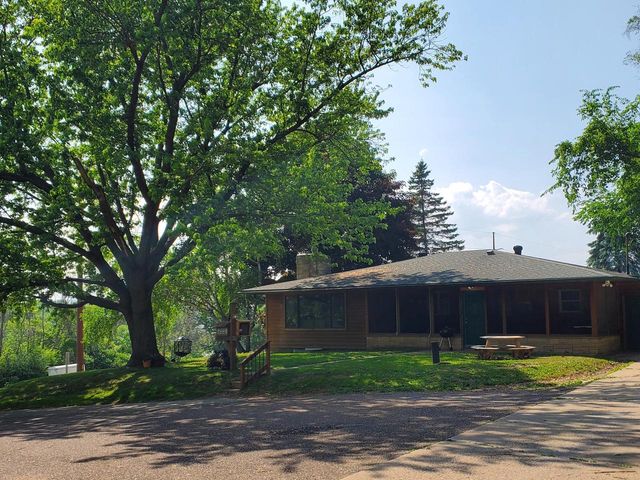 s1638 State Road 35, Alma, WI 54610